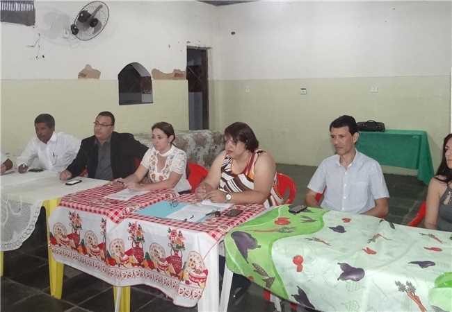 Prefeita Cici reúne-se com moradores do B. São Vicente

